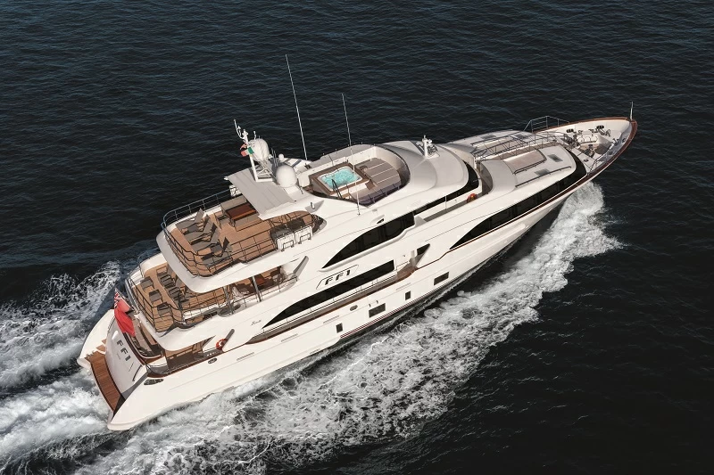 36米贝尼蒂（Benetti）Classic121FF1豪华飞桥游艇