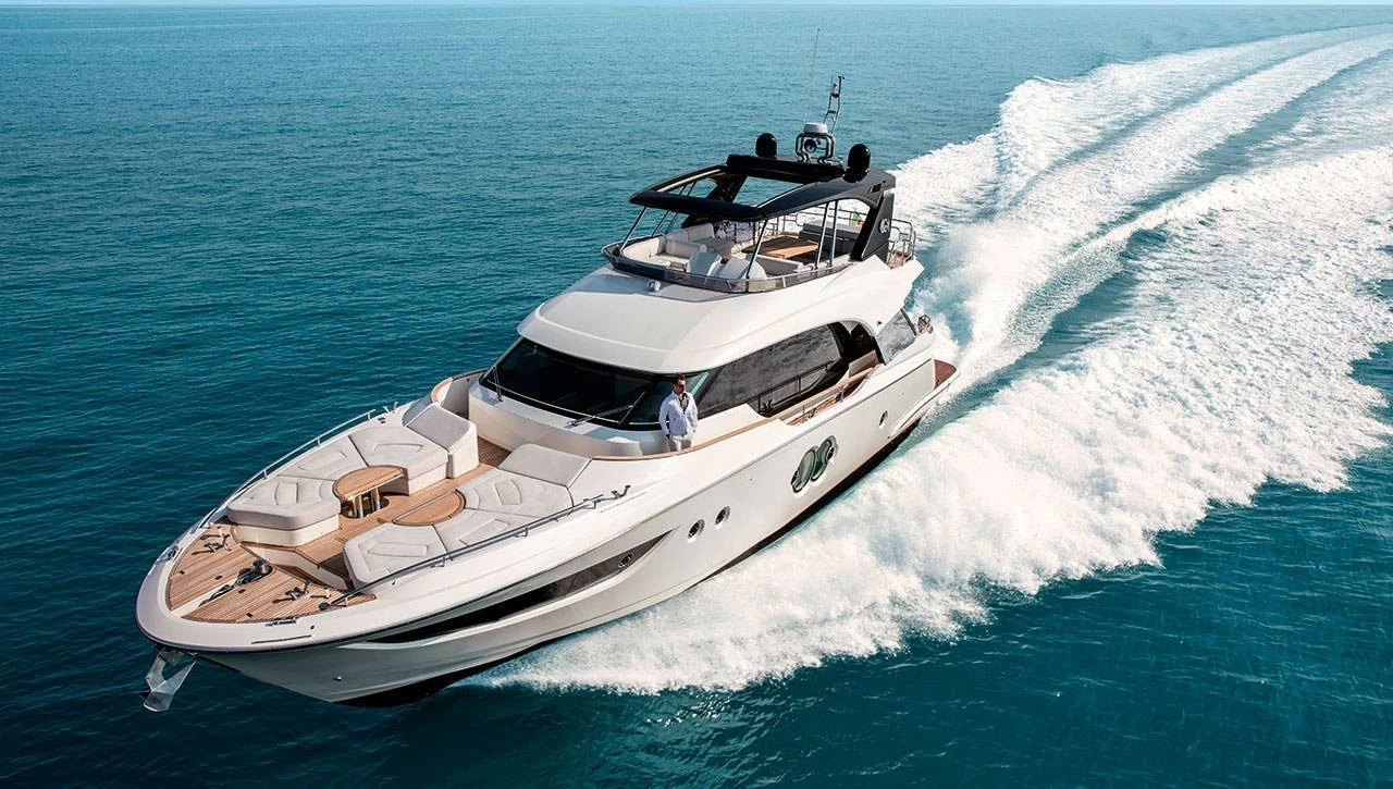 21米蒙地卡罗(MonteCarlo)MCY70飞桥游艇价格4000万元