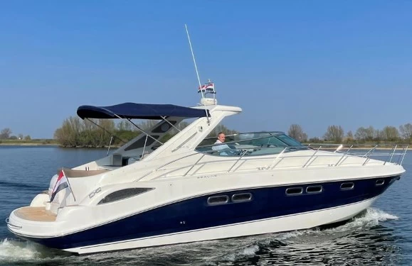 西莱(Sealine)S42二手运动游艇