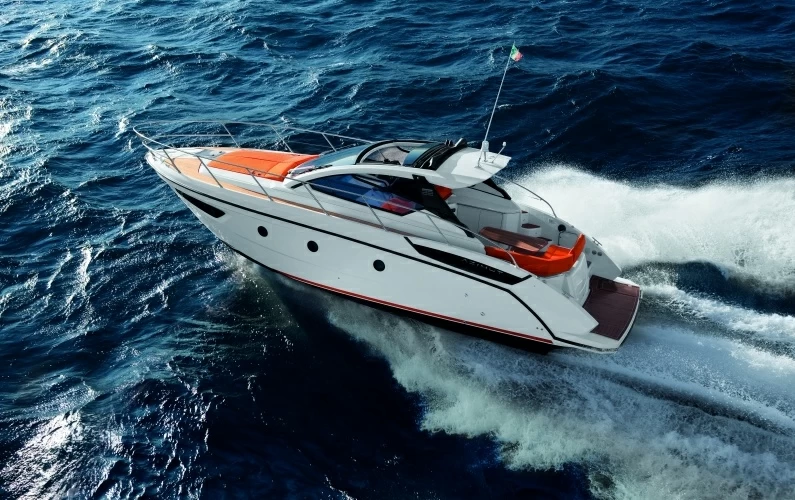 阿兹慕（Azimut）Atlantis38游艇300万元