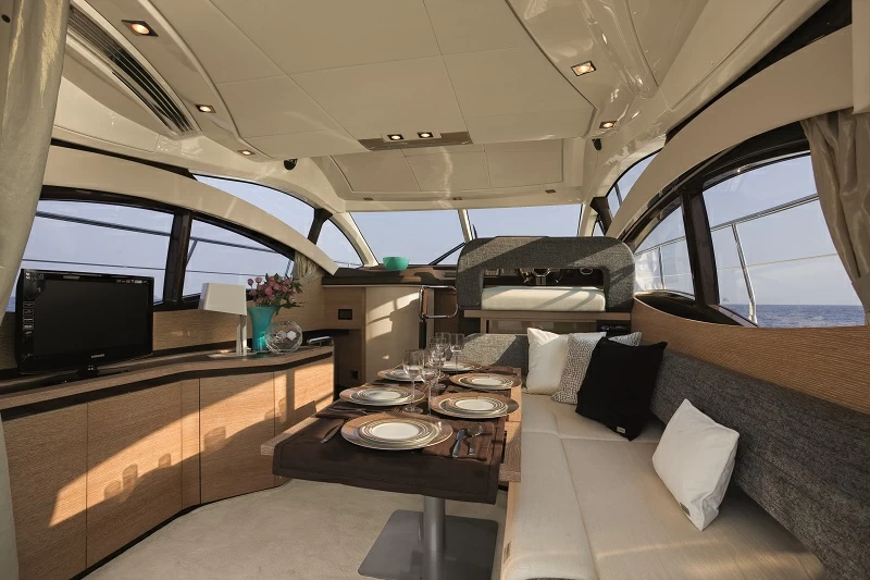 阿兹慕(Azimut)Atlantis38游艇沙龙