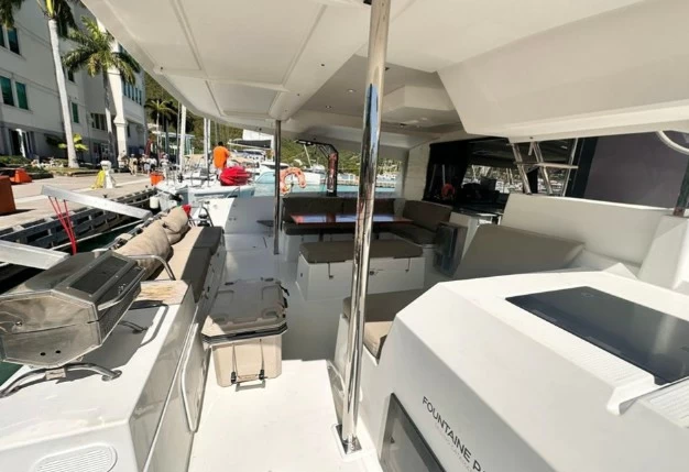 枫丹白露（Fountaine Pajot）Saona47双体帆船