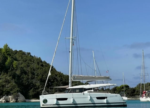 枫丹白露（Fountaine Pajot）Lucia40二手双体帆船