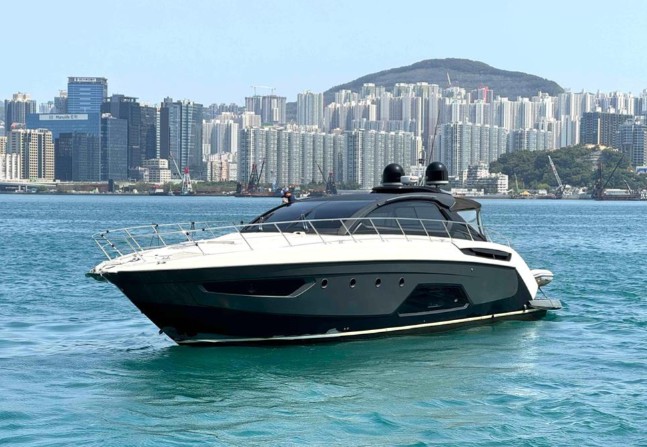 阿兹慕Atlantis58运动游艇【二手价格55万欧】附图片参数
