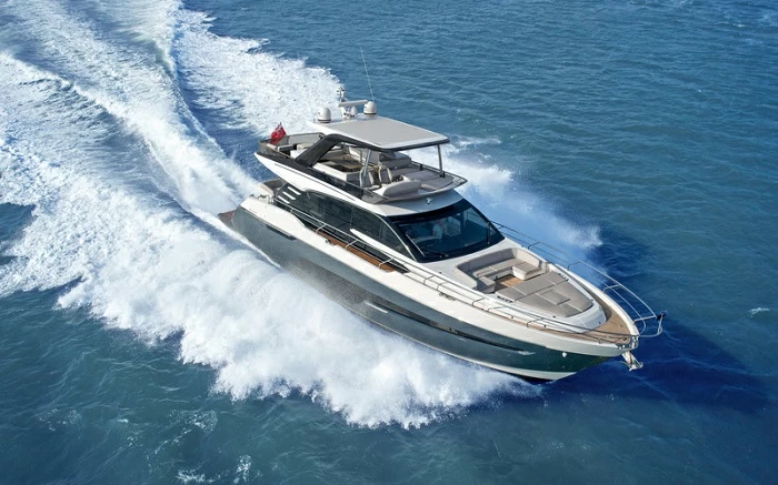 菲尔兰（Fairline）Squadron68飞桥游艇