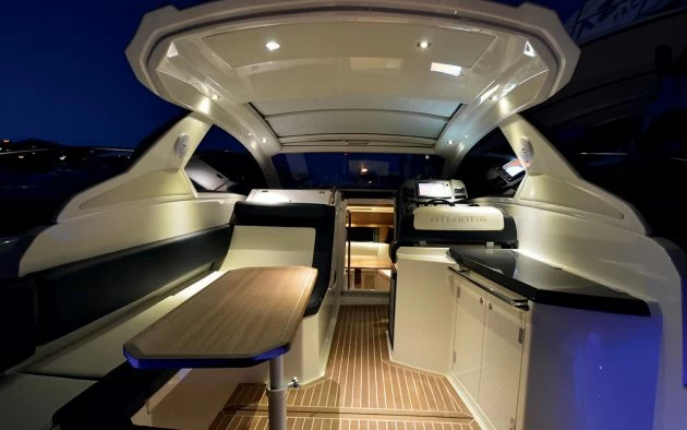 阿兹慕(Azimut)Atlantis34运动游艇