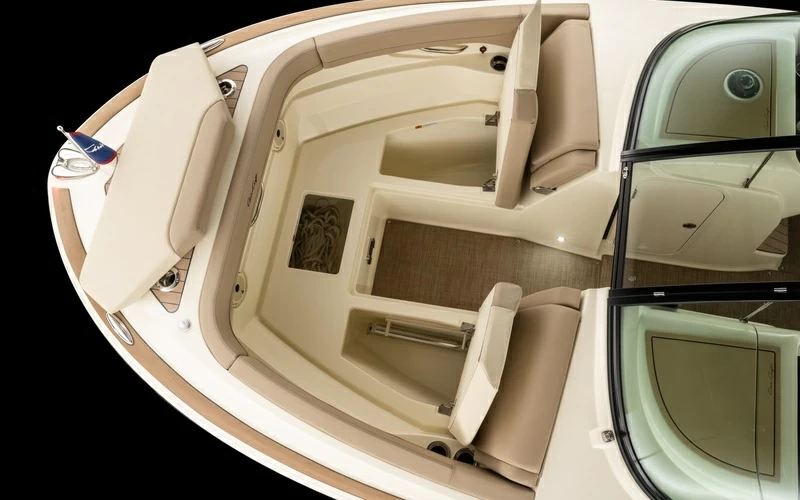 克里斯(Chris-Craft)Calypso28运动快艇前甲板