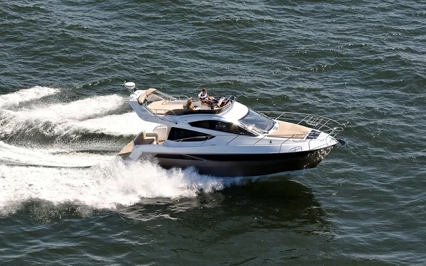 12米卡帝尔（Galeon）380飞桥游艇价格420万元