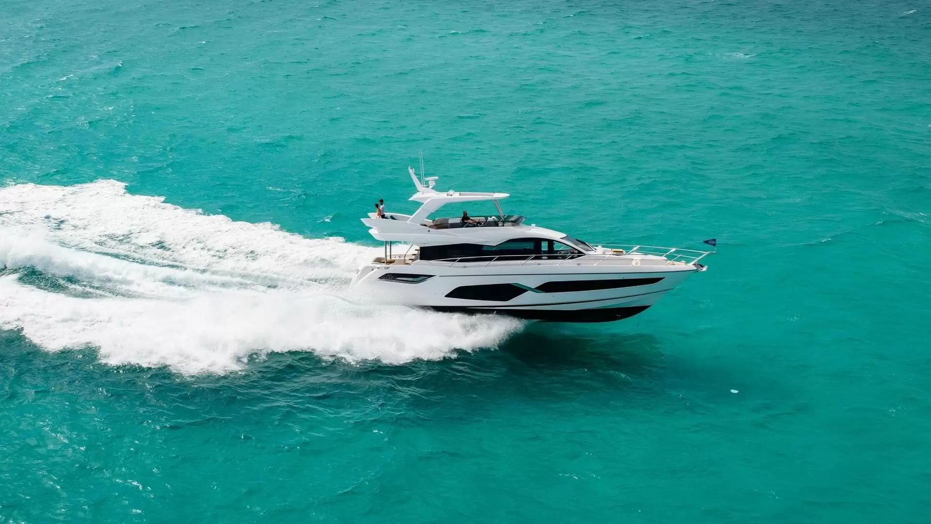 21米圣汐克（Sunseeker）Manhattan68飞桥游艇价格2200万元