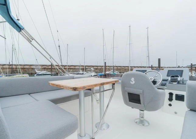 13米博纳多（Beneteau）思乐41飞桥游艇二手价格
