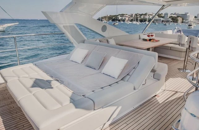 圣汐克(Sunseeker)76二手飞桥游艇