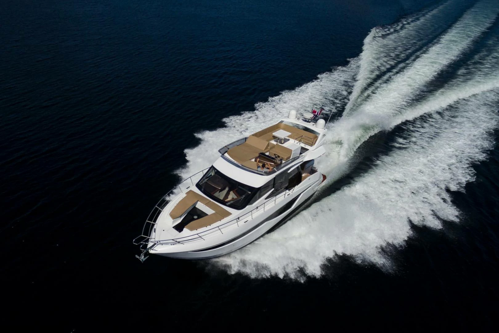14米卡帝尔(Galeon)460飞桥游艇价格600万元