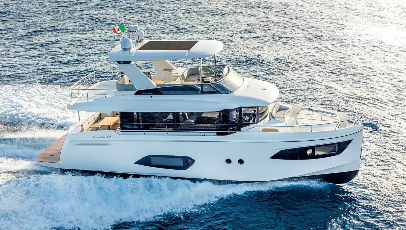 雅舶仕（Absolute）Navetta52飞桥游艇