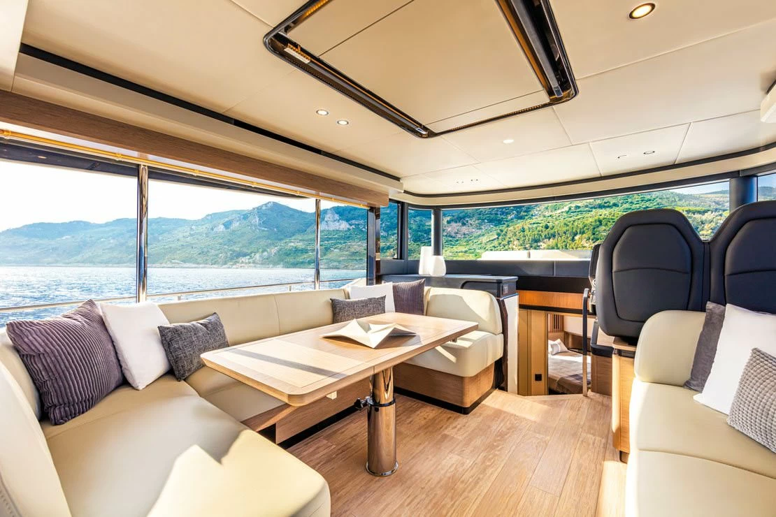 雅舶仕（Absolute）Navetta52游艇沙龙