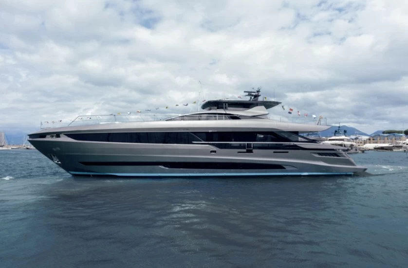 第八艘Mangusta GranSport 33游艇成功下水