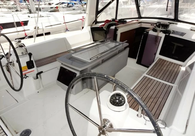 博纳多（Beneteau）遨享仕41帆船