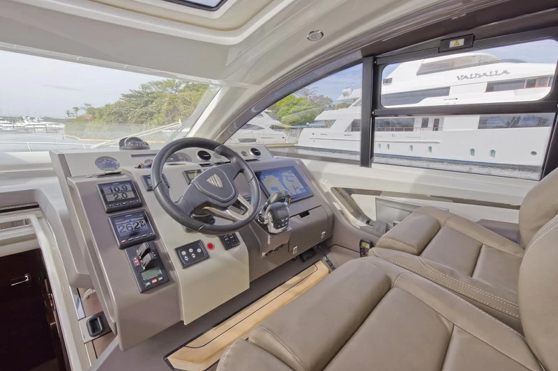 菲尔兰（Fairline）Targa53游艇中控