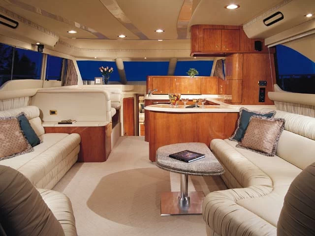 希瑞(SeaRay)560SedanBridge飞桥游艇沙发