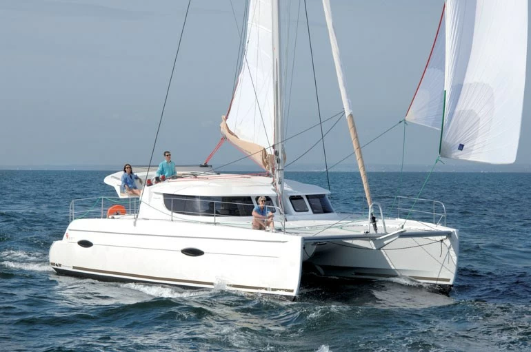 12米枫丹白露（Fountaine Pajot）Lipari41双体帆船价格500万