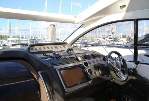 菲尔兰（Fairline）Targa47GT二手游艇中控