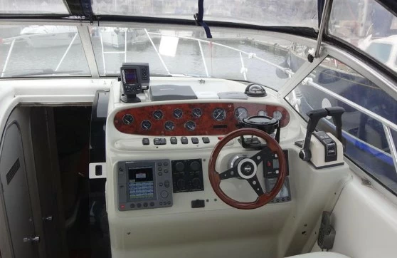 西莱（Sealine）S28运动游艇中控