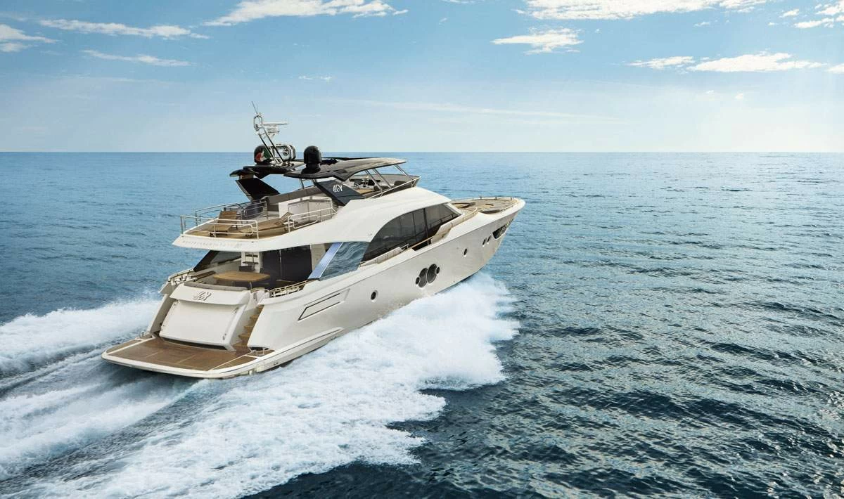 蒙地卡罗（MonteCarlo）MCY80飞桥游艇价格4000万元