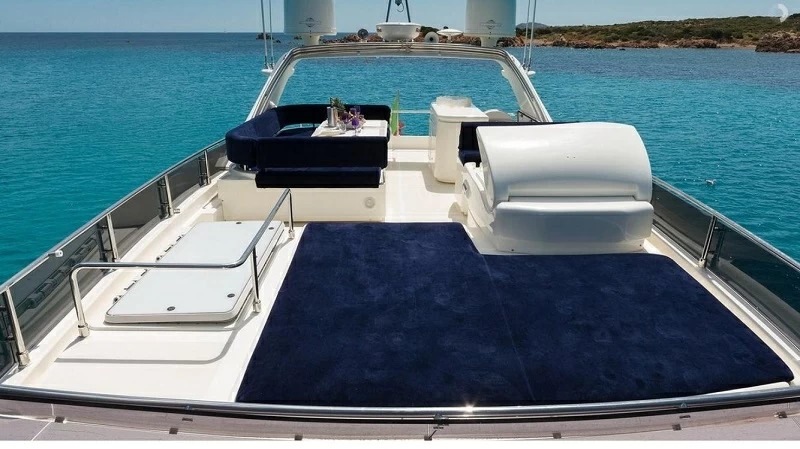 法拉帝（Ferretti）630私人游艇飞桥区
