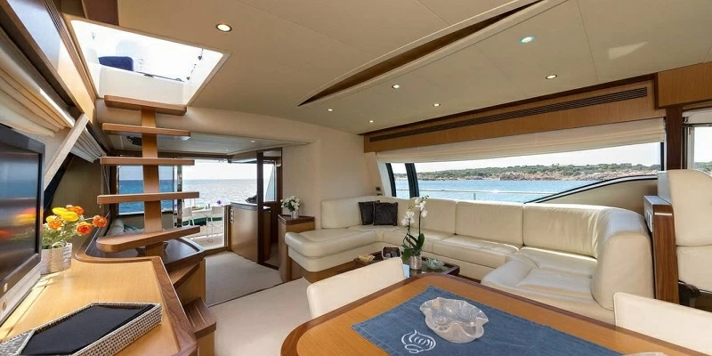 法拉帝（Ferretti）630私人游艇沙龙