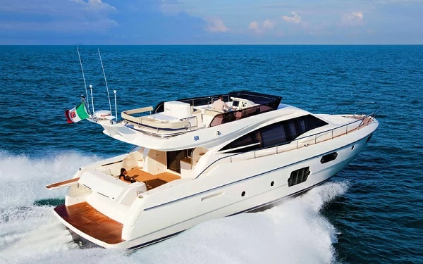 法拉帝（Ferretti）620飞桥游艇