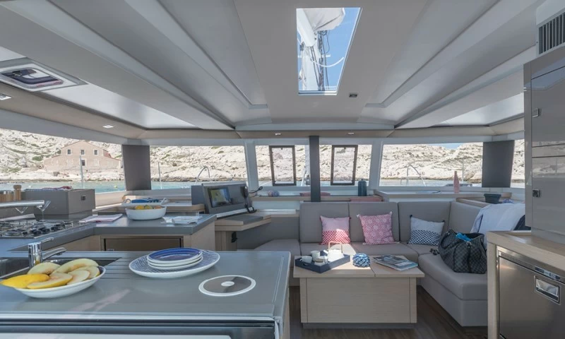 枫丹白露(Fountaine Pajot)Astrea42双体帆船沙龙