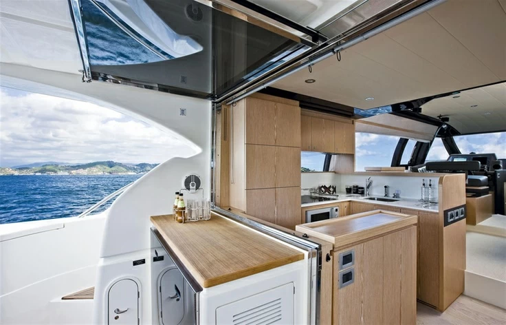 法拉帝（Ferretti）570私人飞桥游艇厨房