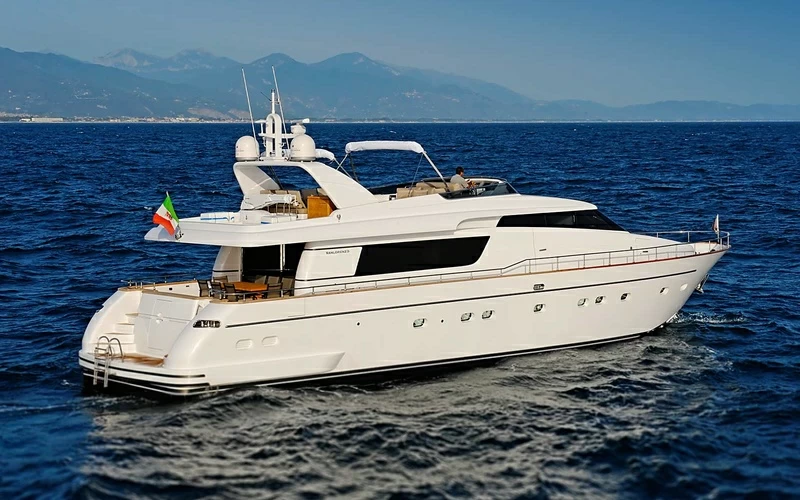 25米圣劳伦佐(Sanlorenzo)SL82飞桥游艇价格2500万元