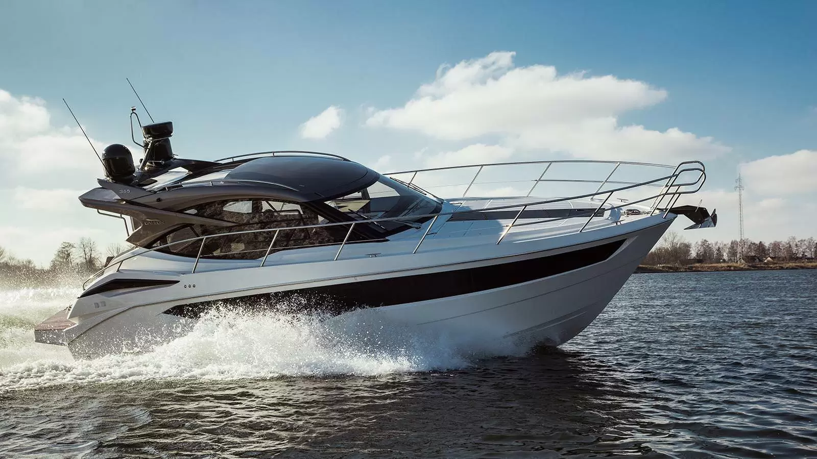 11米卡帝尔（Galeon）365HTS私人运动游艇价格350万元