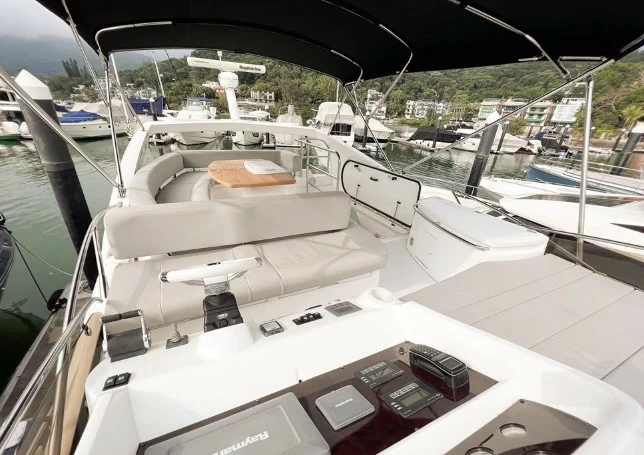 圣汐克(Sunseeker)Manhattan52二手游艇飞桥