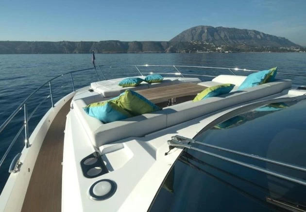 23米圣汐克（Sunseeker）Predator75二手豪华游艇价格