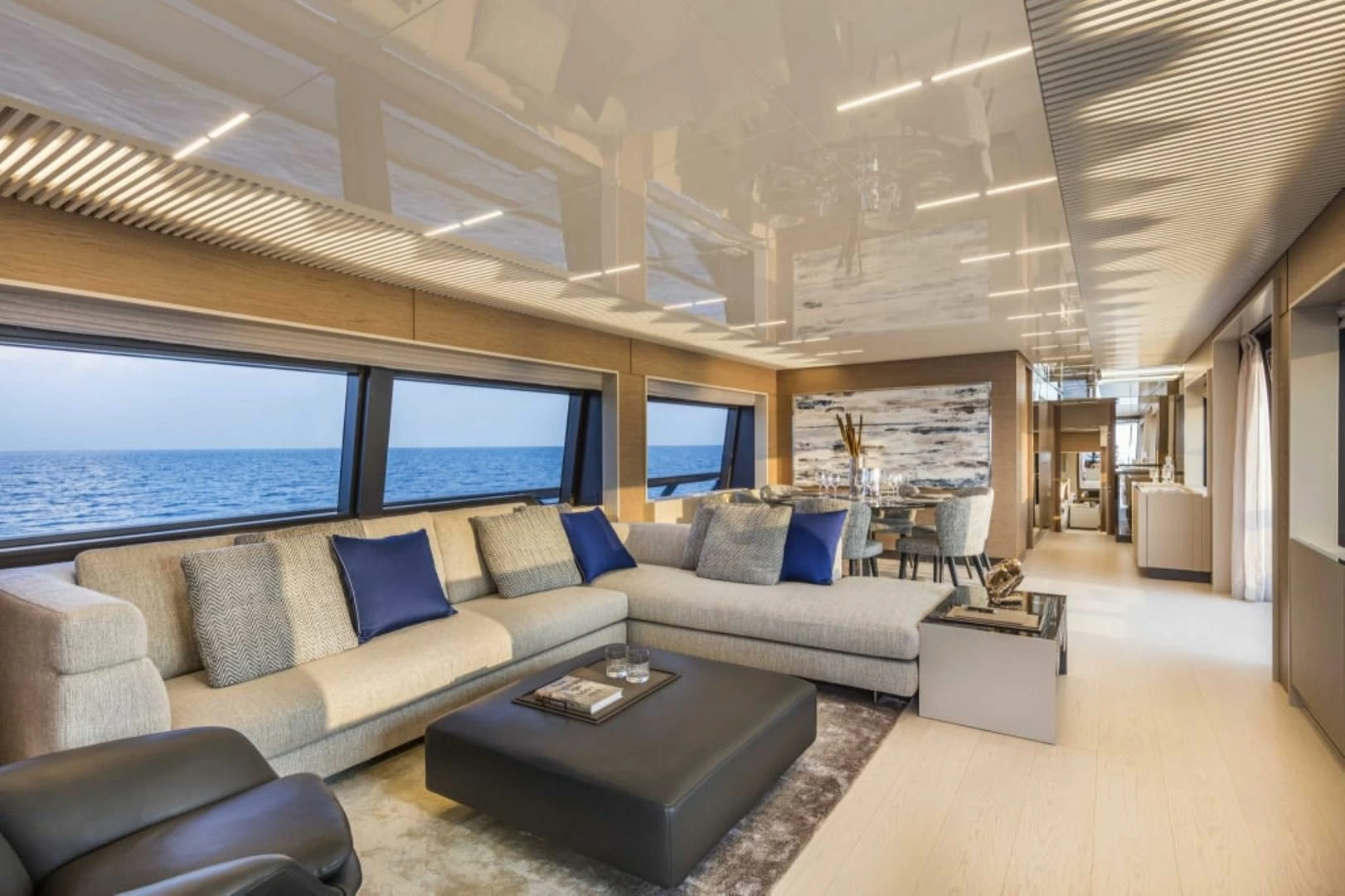 法拉帝(Ferretti)920飞桥游艇沙龙
