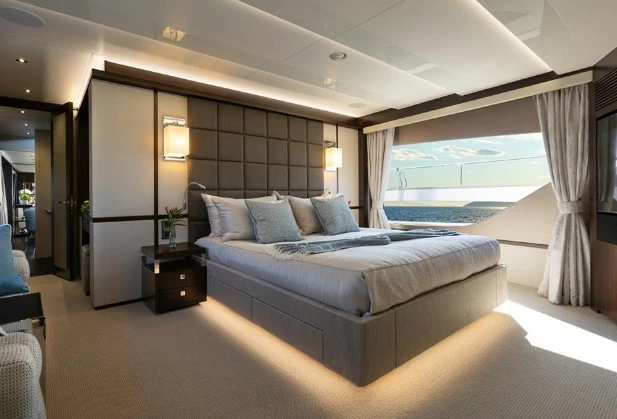 圣汐克(Sunseeker)95豪华游艇卧室