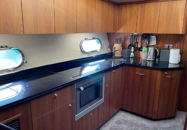 圣汐克(Sunseeker)Manhattan60二手游艇厨房