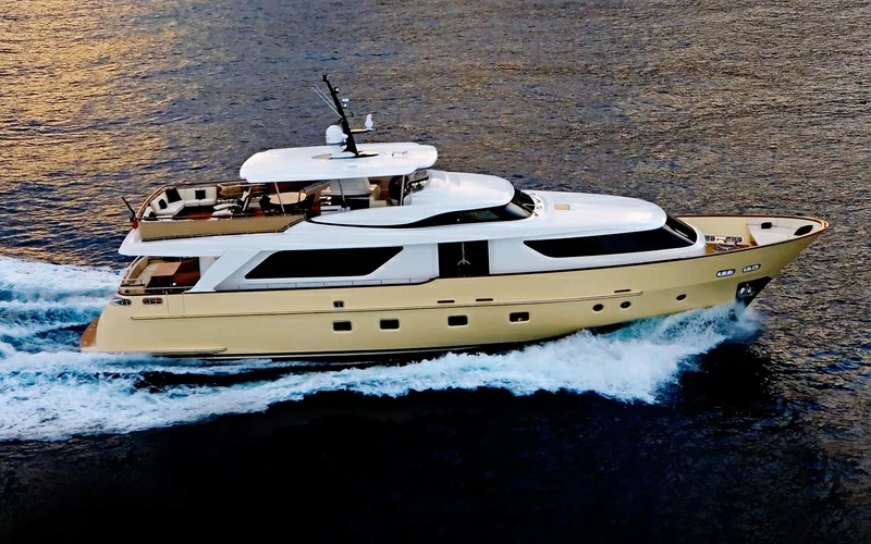 27米圣劳伦佐(Sanlorenzo)SD92豪华飞桥游艇价格8500万元