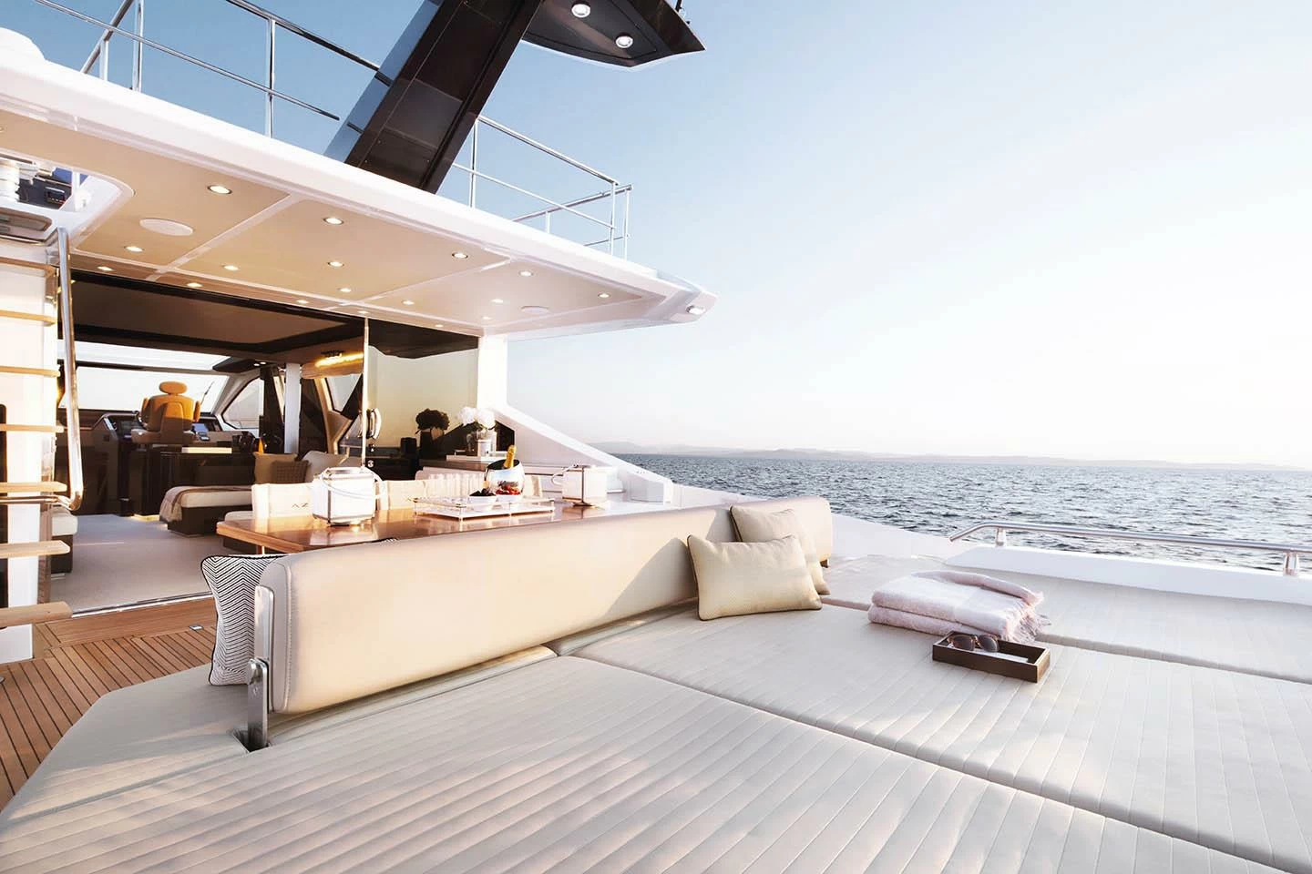 阿兹慕（Azimut）77S豪华运动游艇