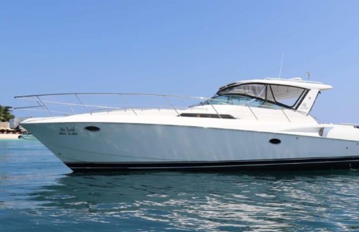 2007年里维埃拉M400游艇，船东二手报价19万美元