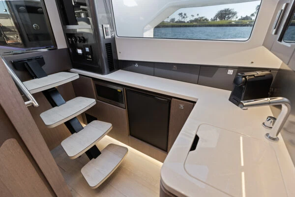 卡帝尔（Galeon）430GTO私人运动游艇
