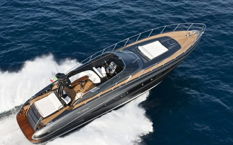 丽娃（Riva）63Virtus运动游艇