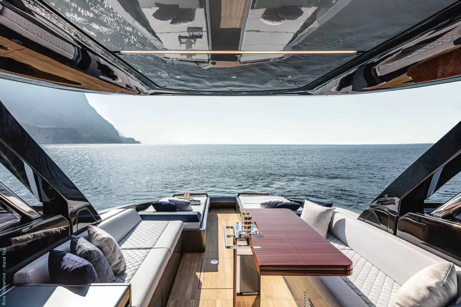 丽娃(Riva)48Dolceriva运动快艇沙龙