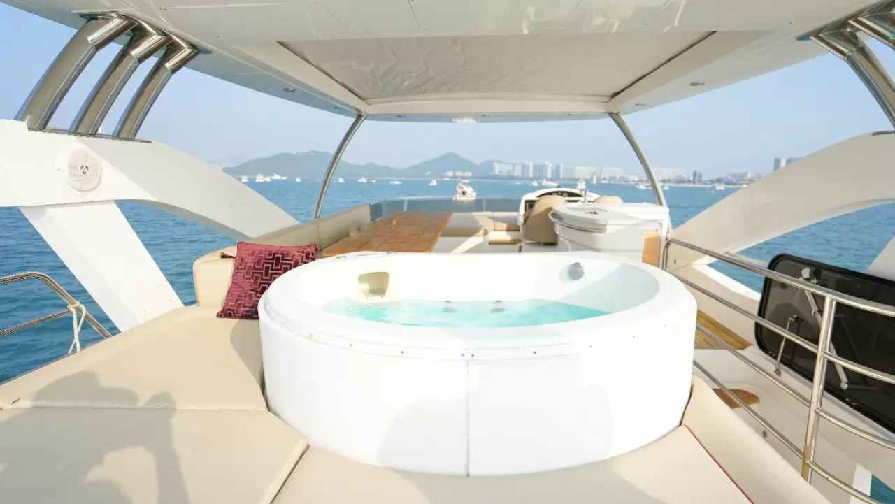 圣汐克（Sunseeker）73飞桥游艇