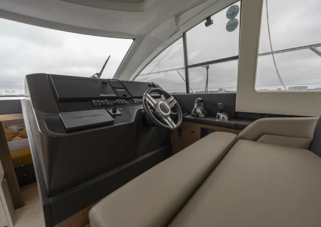 15米博纳多（Beneteau）GT49二手运动游艇价格