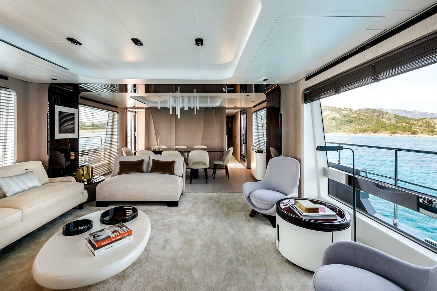 阿兹慕（Azimut）Grande27M飞桥游艇沙龙