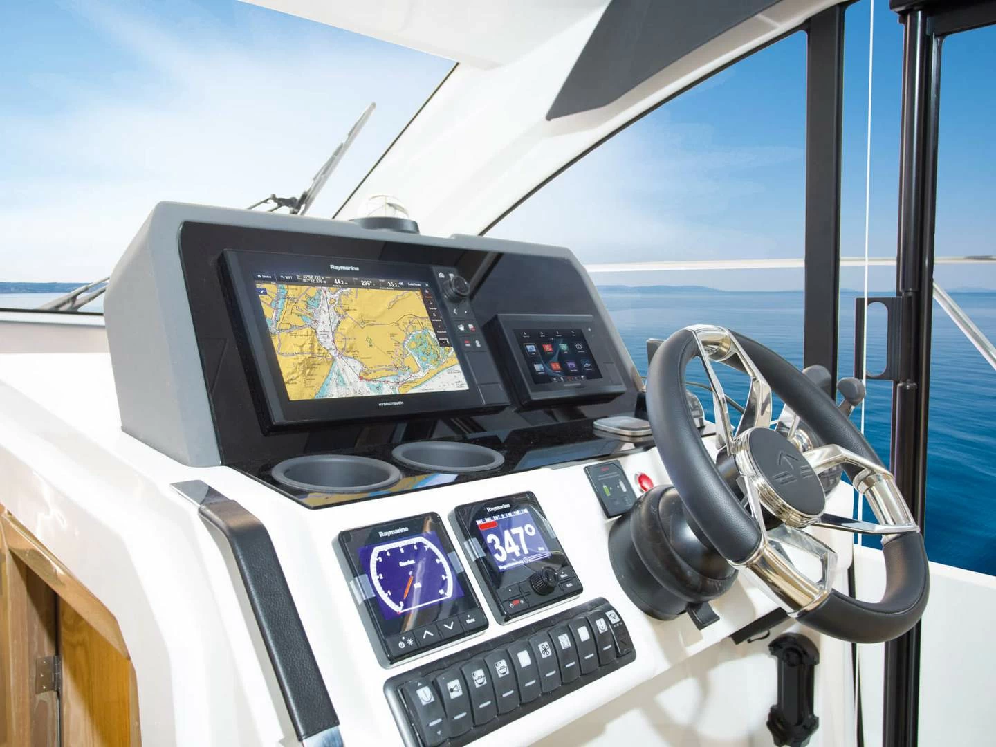 西莱（Sealine）C390运动游艇中控