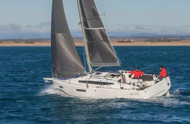亚诺（Jeanneau）SunOdyssey380帆船