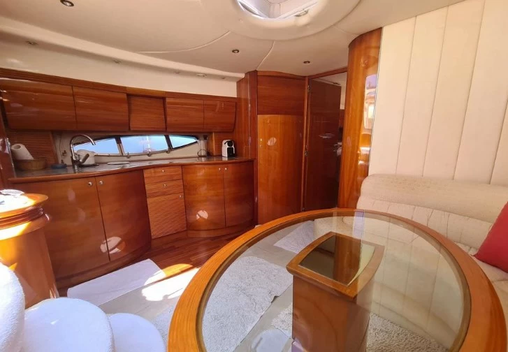 阿兹慕（Azimut）Atlantis47运动游艇沙龙
